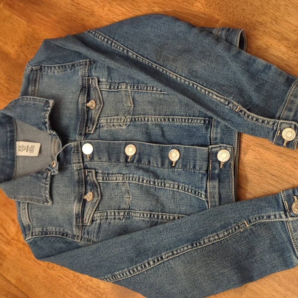 BUNDLE TO SAVE💲H&M Denim jacket 7/8